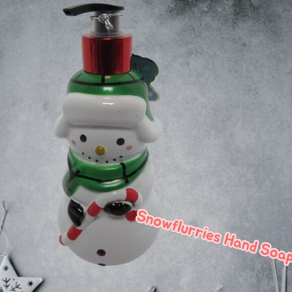 Snowflurries refillable handsoap dispenser Christmas/Holiday 16.9 OZ 500 ML - Picture 1 of 5